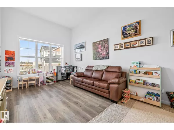 Edmonton, AB T5Y6G4,17227 3 ST NW