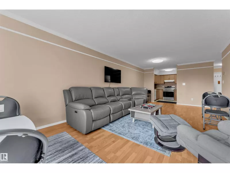 #306 18020 95 AV NW, Edmonton, AB T5T6B2