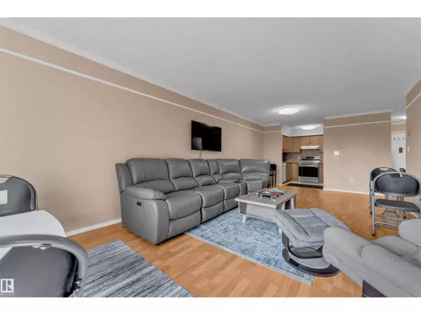 #306 18020 95 AV NW, Edmonton, AB T5T6B2