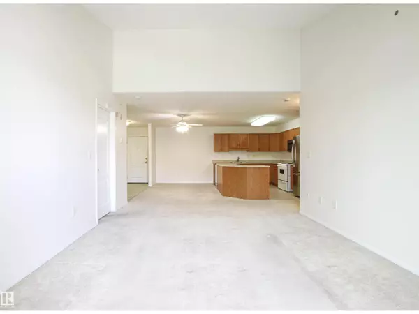 Edmonton, AB T5R5Z2,#402 8912 156 ST NW