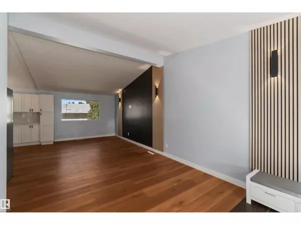 Edmonton, AB T6B1A8,6808 95 AV NW