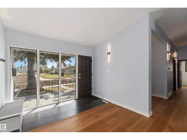 Edmonton, AB T6B1A8,6808 95 AV NW