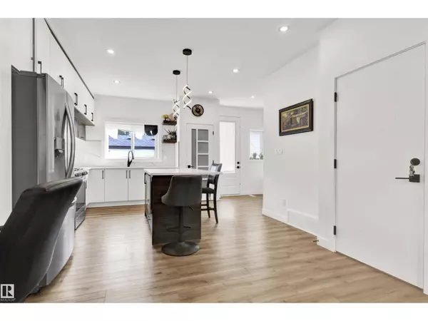 Edmonton, AB T6C3E1,9559 85 ST NW