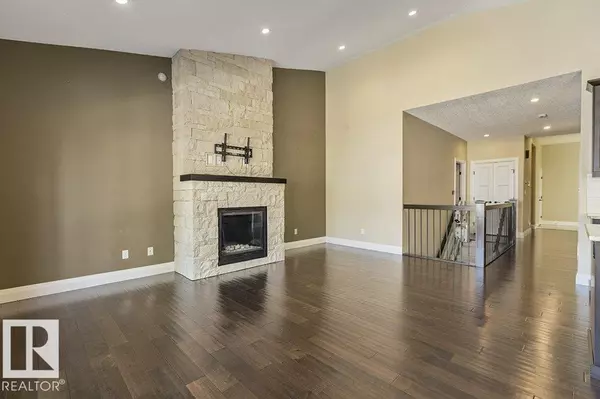 Sherwood Park, AB T8H0W8,32 SIGNATURE CV