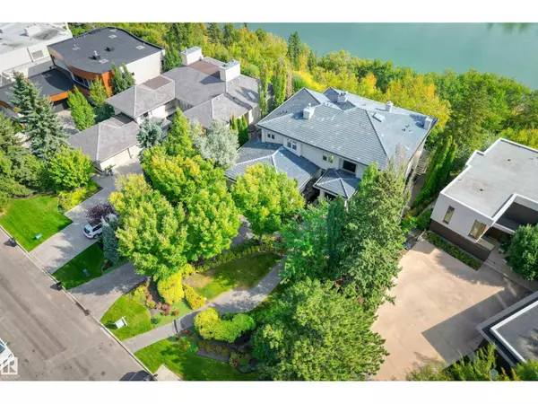 Edmonton, AB T5N3M5,28 RIVERSIDE CR NW