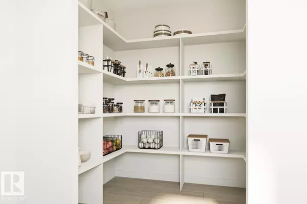 Edmonton, AB T6M2S2,2811 188 ST NW NW