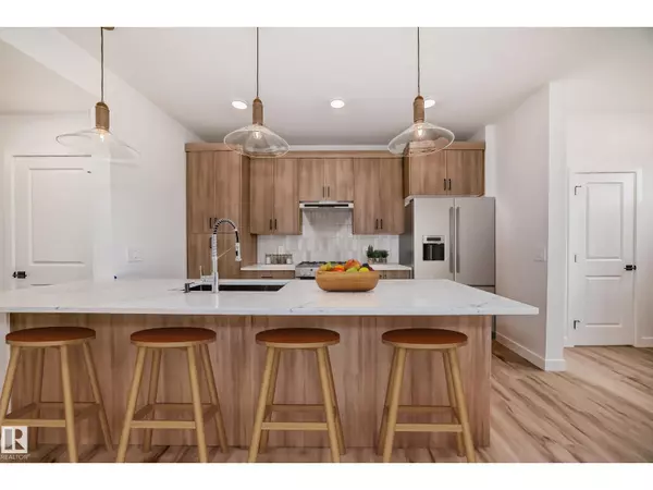 Edmonton, AB T6W4V8,1326 KESWICK DR SW