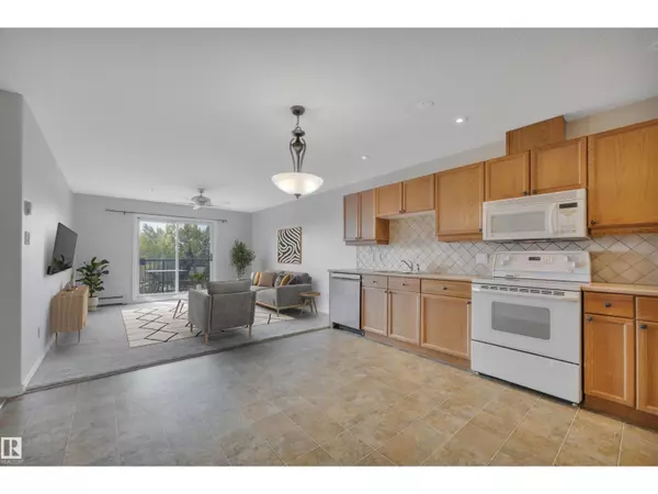 Edmonton, AB T5A5H2,#331 592 HOOKE RD NW