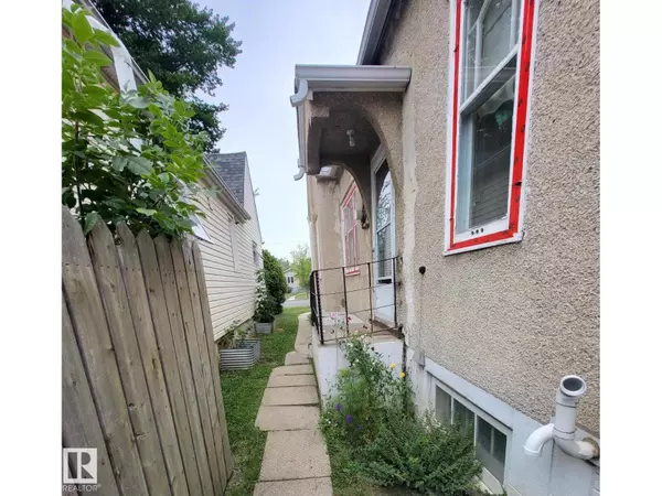 Edmonton, AB T5G2B2,11515 101 ST NW NW