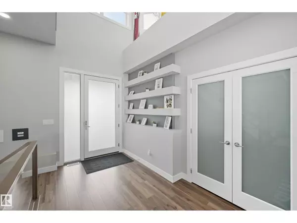 Edmonton, AB T6W4G6,1487 HOWES CR SW