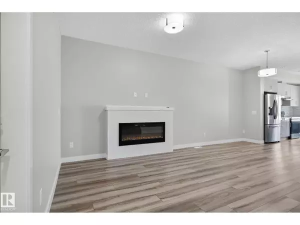 Edmonton, AB T6W4N1,4877/79/81/83 ALWOOD PT SW