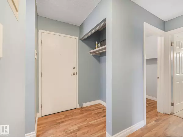 Edmonton, AB T5B2W9,#205 12223 82 ST NW