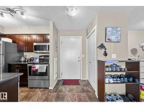 Edmonton, AB T6W3L6,#203 3207 JAMES MOWATT TR SW SW