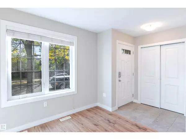 Edmonton, AB T5G0W9,10204 113 AV NW