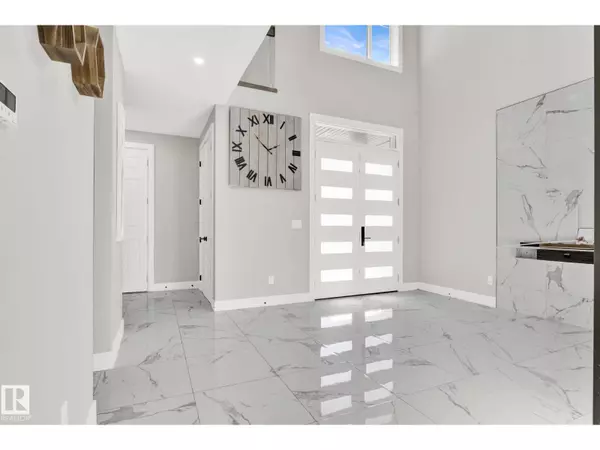 Edmonton, AB T6W4K3,3118 KOSTASH GR SW