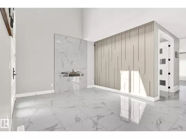 Edmonton, AB T6W4K3,3118 KOSTASH GR SW