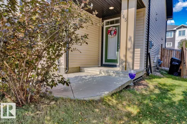 Edmonton, AB T6M0V2,745 EAGLESON CR NW