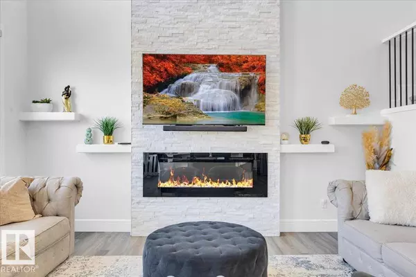 Edmonton, AB T6W4R6,6456 KING WD SW