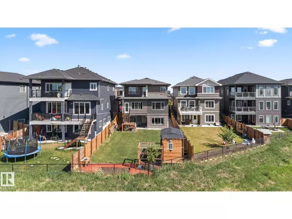 Edmonton, AB T6X2J2,4119 7 AV SW