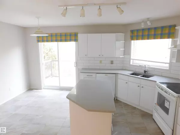 Edmonton, AB T5R2N6,#26 1295 CARTER CREST RD NW