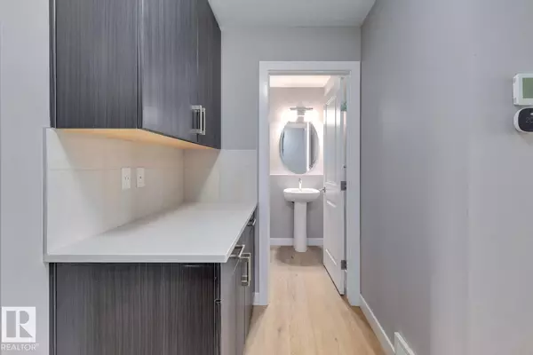 Edmonton, AB T5S0N1,#52 13139 205 ST NW