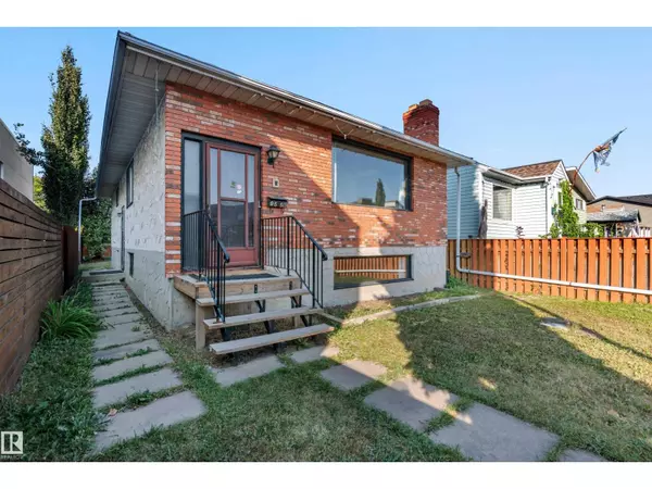9558 76 AV NW, Edmonton, AB T6C0K2