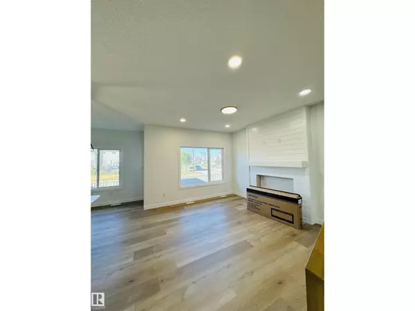 Edmonton, AB T5S0K9,3174 Magpie Way NW NW