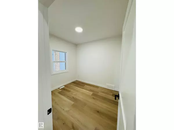 Edmonton, AB T5S0K9,3174 Magpie Way NW NW