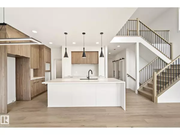 Edmonton, AB T6W5N7,7095 KIVIAQ CR SW