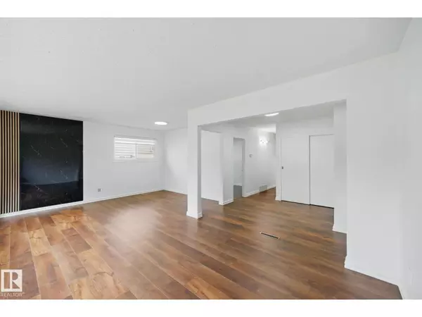 13316 136 AV NW, Edmonton, AB T5L4B3