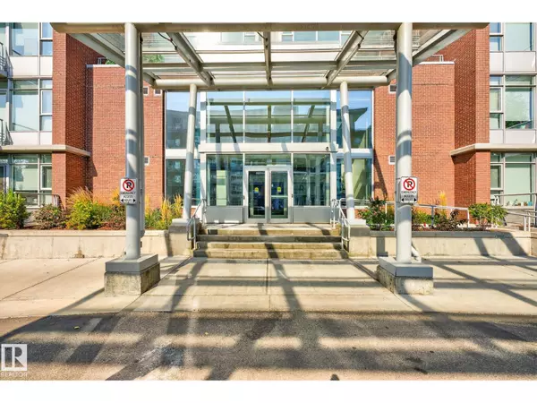 Edmonton, AB T6J3S9,#306 2606 109 ST NW