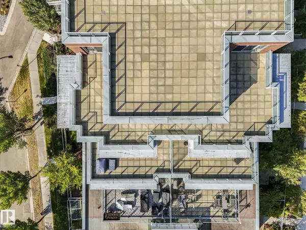 Edmonton, AB T6J3S9,#706 2606 109 ST NW