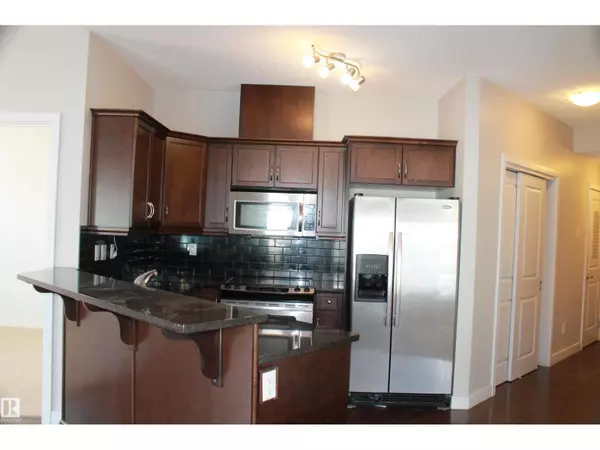 Edmonton, AB T6G1C7,#103 7907 109 ST NW