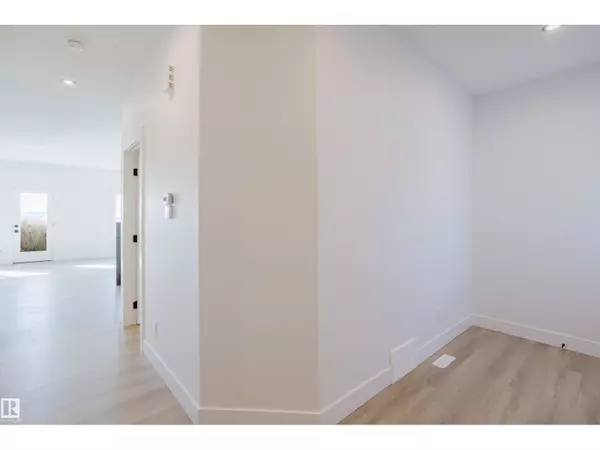 Leduc, AB T9E1M9,373 Bluff CV