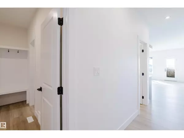 Leduc, AB T9E1M9,373 Bluff CV