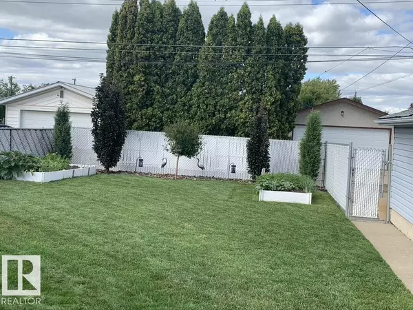 Edmonton, AB T5C1W9,7512 129A AV NW NW