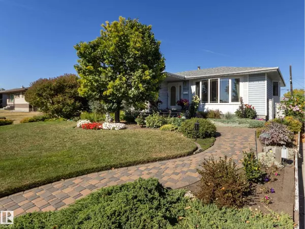 Edmonton, AB T5C1W9,7512 129A AV NW NW