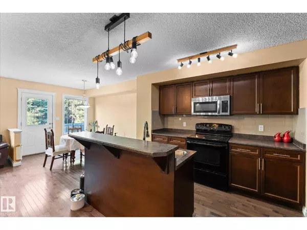 Spruce Grove, AB T7X0K4,70 Hamilton CO