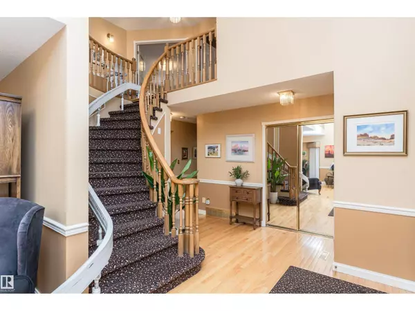 Edmonton, AB T5T5N5,32 WEST POINT WD NW