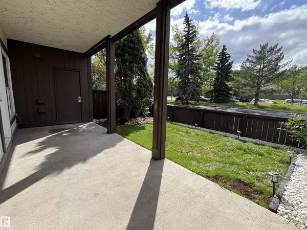 Edmonton, AB T5T1Z3,204 SURREY GARDENS NW