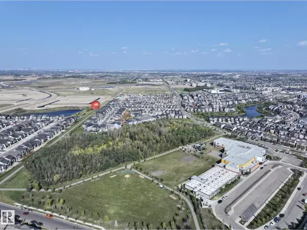 Edmonton, AB T6W4T1,2684 DONAGHEY CRESCENT SW