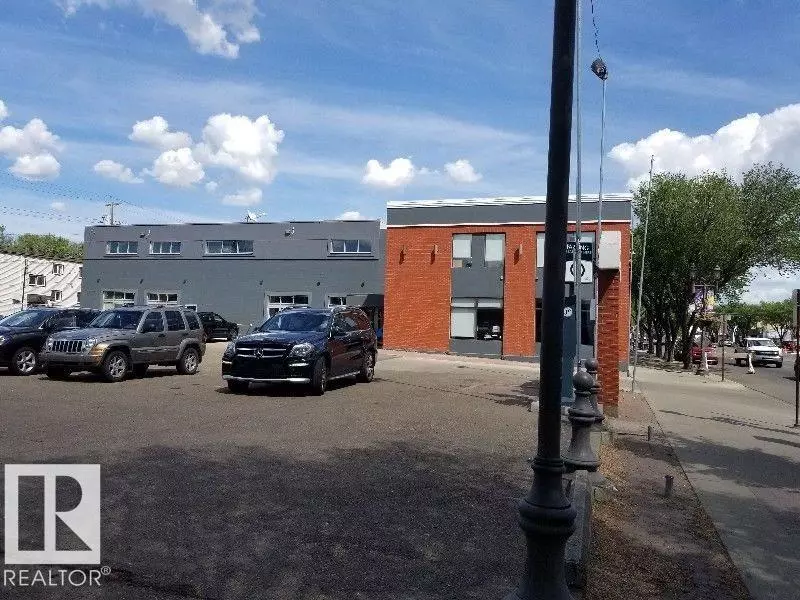 Edmonton, AB T6E1Z4,10138 82 AV NW