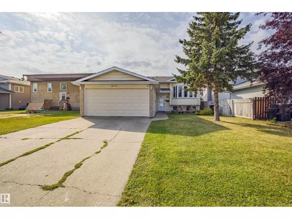 4533 29 AV NW NW, Edmonton, AB T6L4W6