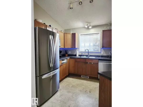 Stony Plain, AB T7Z2X6,108 BROOKVIEW WY