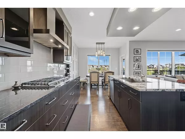 Edmonton, AB T6W2W9,3414 PARKER LO SW