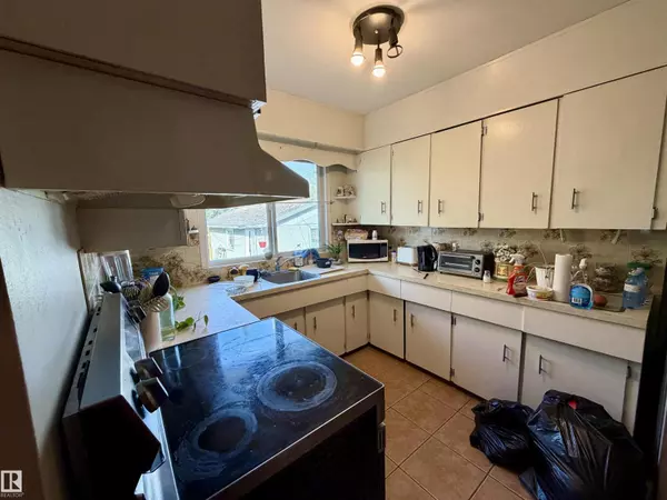 Edmonton, AB T5L3R7,13604 132 AV NW