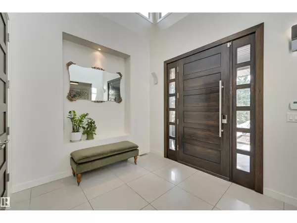 Edmonton, AB T5R0R8,9415 144 ST NW