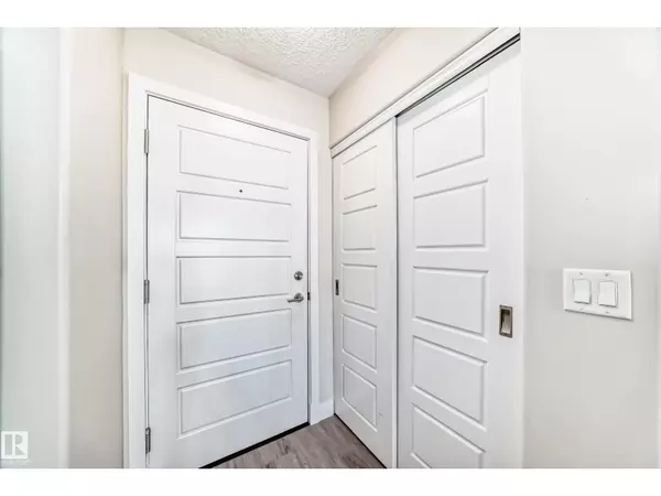 Edmonton, AB T5X0G1,#220 14808 125 ST NW