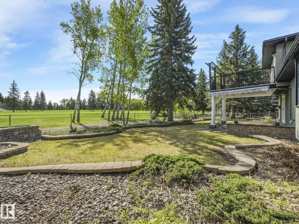 Edmonton, AB T6J2C2,123 FAIRWAY DR NW