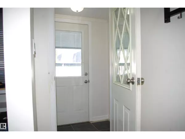 St. Albert, AB T8N2G2,30 GREENFIELD ES